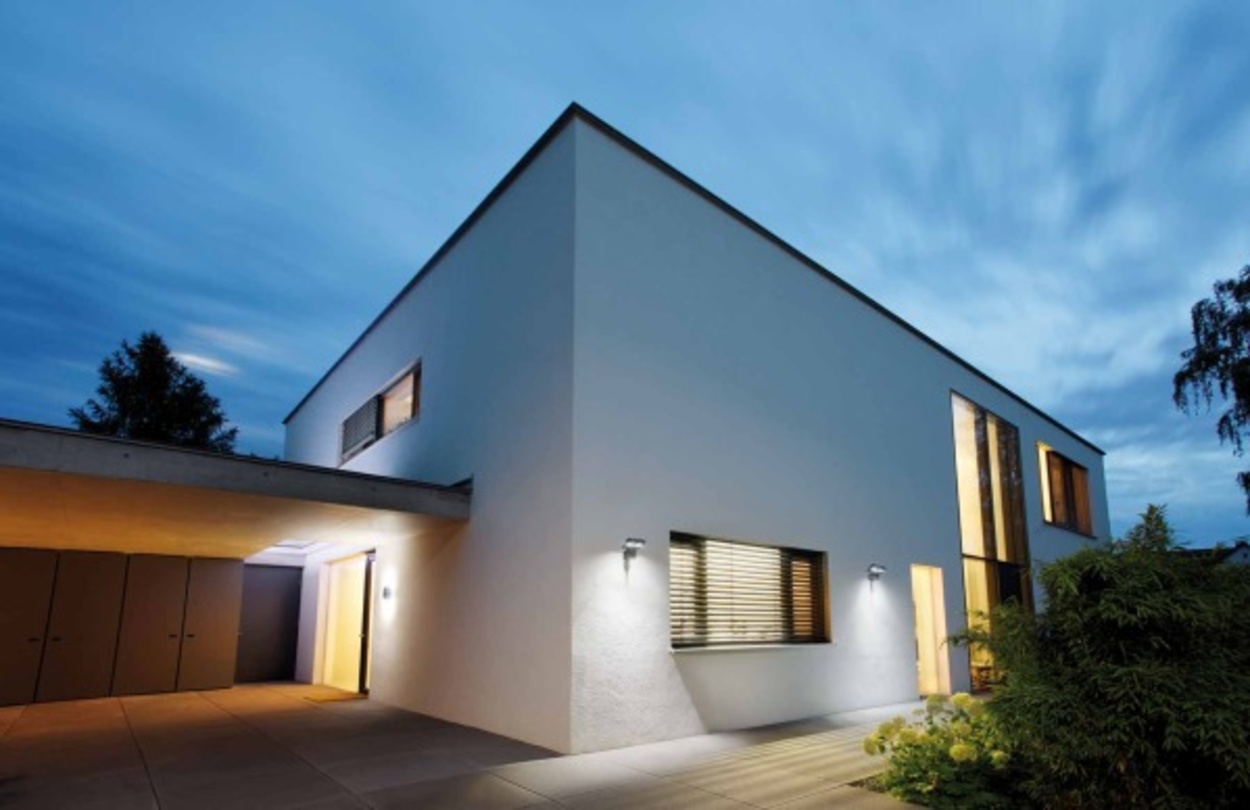 Außen­beleuchtung bei H+S Gebäudetechnik in Pfedelbach